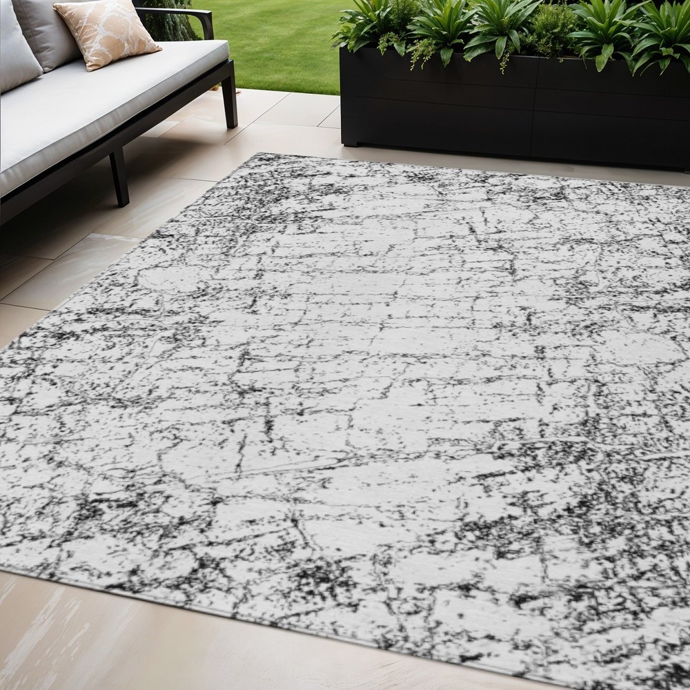 5′ X 8′ Black White And Gray Abstract Washable Rug