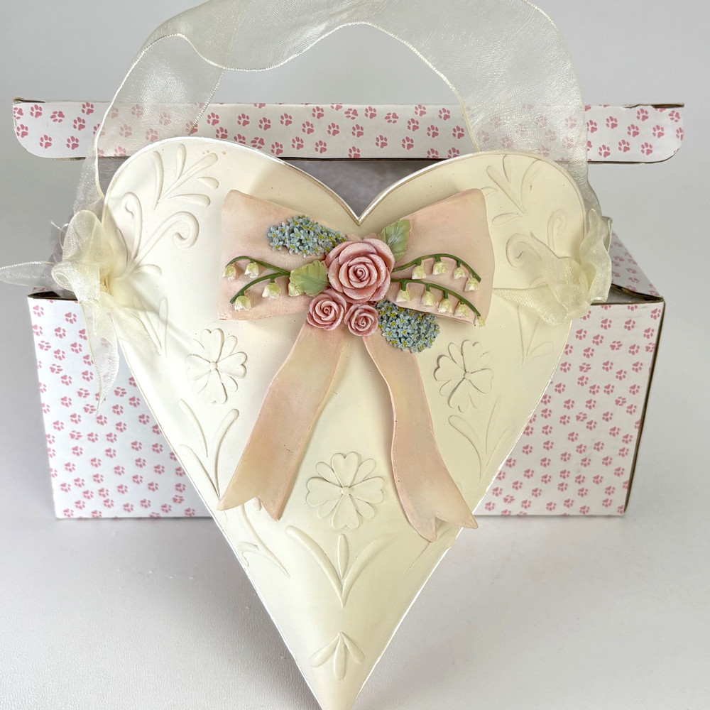 Wall Pocket Floral Heart Heather Sykes CatNip 1990s Pastel Cottage Decor Boxed