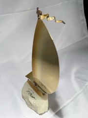 VTG John Demott Signed Mid Century Brass Sailboat Sculpture Onyx Quartz Base 8″