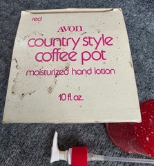 Avon Country Style Coffee Pot Lotion Dispenser Red Speckled Design 10oz Box Vtg