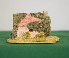 Lilliput Lane Kennedy Homestead. In excellent condition with deed, boxed.