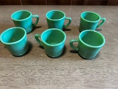 1944 J. Pressman Co. Chiquita Jade Gr Akro Agate “Tea for Six” Fingerloop