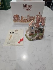 Lilliput Lane – Culross House – Mint in its original box with a deed.