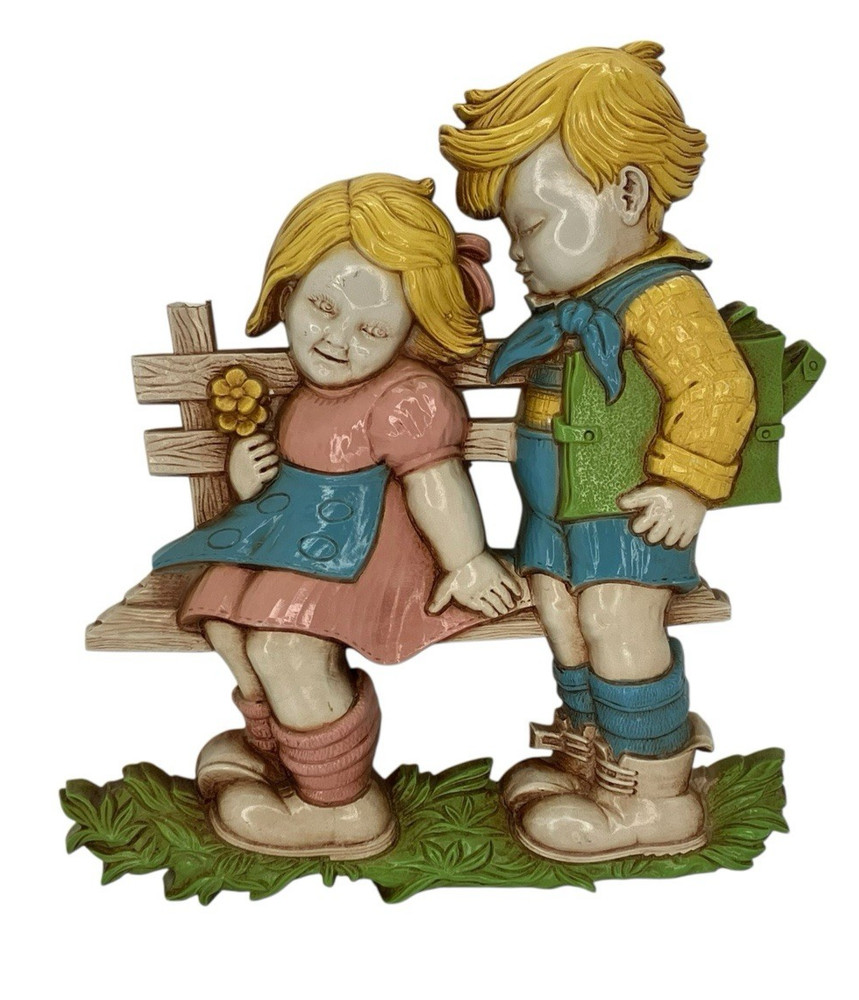 Vtg 1977 Homco Plastic Boy And Girl On Park Bench Wall Hanging USA Kitschy