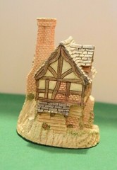 David Winter The Bake House. In excellent condition, boxed.