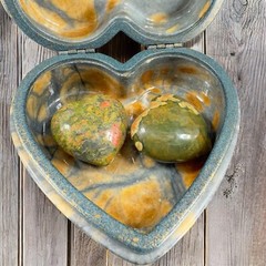 Vintage Hand Made Carved Jasper Heavy Stone Marble Heart Trinket Holder W Hearts