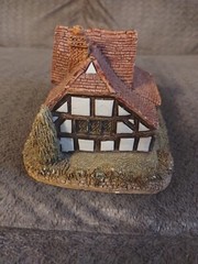 Oak Lodge By Lilliput Lane Miniature House Handmade In Cumbria United Kingdom