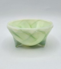 VTG 1940s Akro Agate Slag URANIUM Glows JADITE GREEN FOOTED DISC BOWL 3.5 DIAM