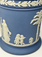 Flawless 1979 Wedgwood Pale Blue Jasperware Round Lidded Box Jar Neoclassical
