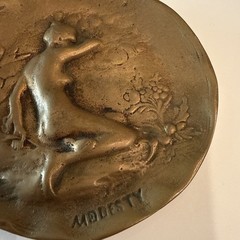 ANTIQUE 1923 “MODESTY” BRONZE PICTORIAL TRINKET SAUCER MEDAL FRENCH ART NOUVEAU