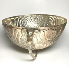 Taneez Pakistan Silver Tone Decorative Relief Elephant Head Tripod Stand Bowl 8″