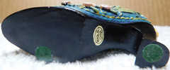 Unbranded~Tiny Molded Resin Painted Embossed Antique Women’s Mini. Shoe-Roses