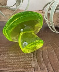 Viking Glass Mushroom EPIC Uranium Lime Green 3.5 x 2.5 Excellent Condition