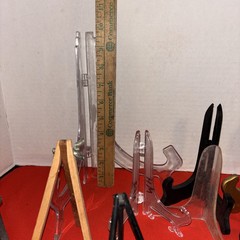 MIXED LOT 10 Vintage . PLATE / PICTURE STANDS EASELS 6 WOOD 4 PLASTIC