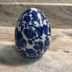 Blue & White Chinese Chinoiserie Lotus Blossom Egg 4.25”