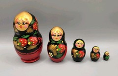 Vintage Matryoshka 5 Russian Nesting Dolls Made Un USSR