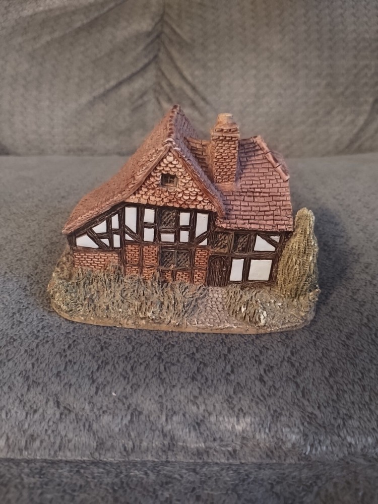 Oak Lodge By Lilliput Lane Miniature House Handmade In Cumbria United Kingdom