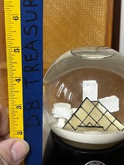 VINTAGE SOUVENIR OF THE ROCK AND ROLL HALL OF FAME GLITTER SNOW GLOBE