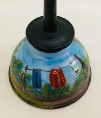 Vintage ~ Hand Painted ~ Thumb Pump Oil Can ~ Backyard Scene ~ 6.5″ ~ `NWT