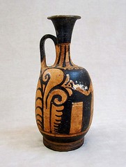 Magnificent ANCIENT APULIAN RED-FIGURED SQUAT LEKYTHOS, circa 350 B.C.