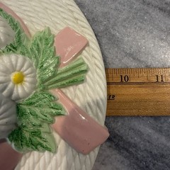 Vtg Burwood Hanging Straw Hat Wall Pocket Daisies Made In USA Baby Nursery Decor