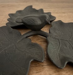 Vintage Cast Iron Metal Bird Leaf Tray Feeder Black Excellent Condition
