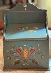VINTAGE HAND CRAFTED NORWEIGEN ROSEMALING PAINTED WALL BOX, LATE 19TH C, EUC