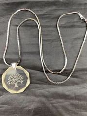 TREE OF LIFE pendant Necklace 24″ chain etched intaglio AVON Vtg Lucite
