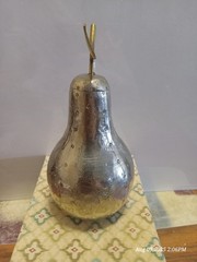 Tozai Home Tin Wrapped Textued Pear Brass Stem And Leaf Silver Tone W/nails