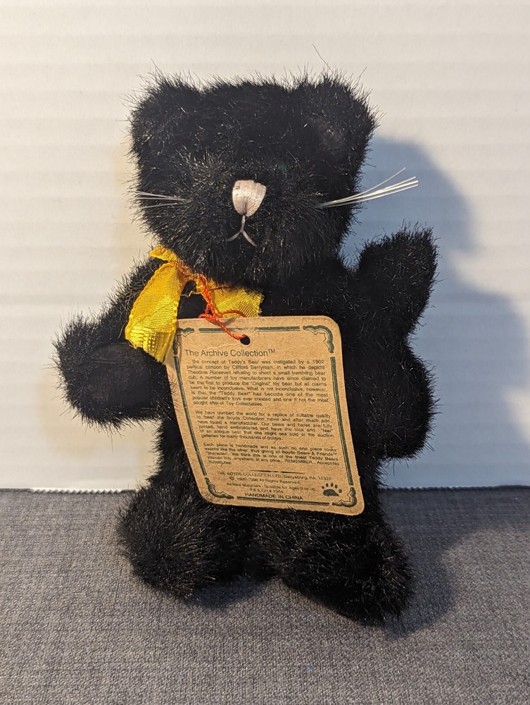 Vintage 1990s Boyds Bear. (Poe) Black Halloween Cat Collectible Animal.