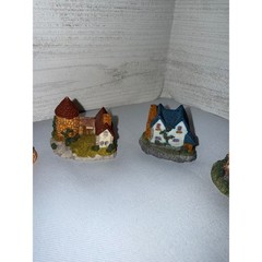 Vintage 1993 J.C. Miniature Village Houses Set of 4 Resin English Cottages