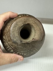 NICELY ENGRAVED PRE-COLUMBIAN INCA ARYBALLOS EFFIGY POTTERY BOTTLE / JAR, MEXICO