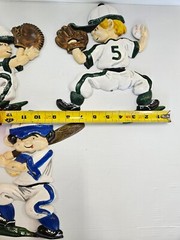 VINTAGE 1970S – SEXTON 3 BASEBALL PLAYERS CASTED METAL WALL HANGINGS Catcher