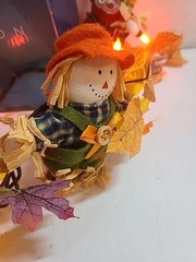 Boxed Lighted Harvest Garland Scarecrows Sunflowers Orange Light Set W/ Box Avon
