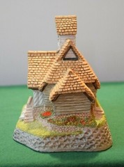 David Winter Cottages The Pavillion In excellent condition and in original box.