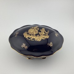 Limoges Castel Oval Trinket box with 22K Gold Design, made in France
