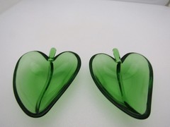 2 Unbranded Glass Green Leaf Heart Shaped Vintage Salt Dip or Trinket Dish