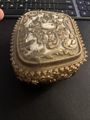Jewelry box