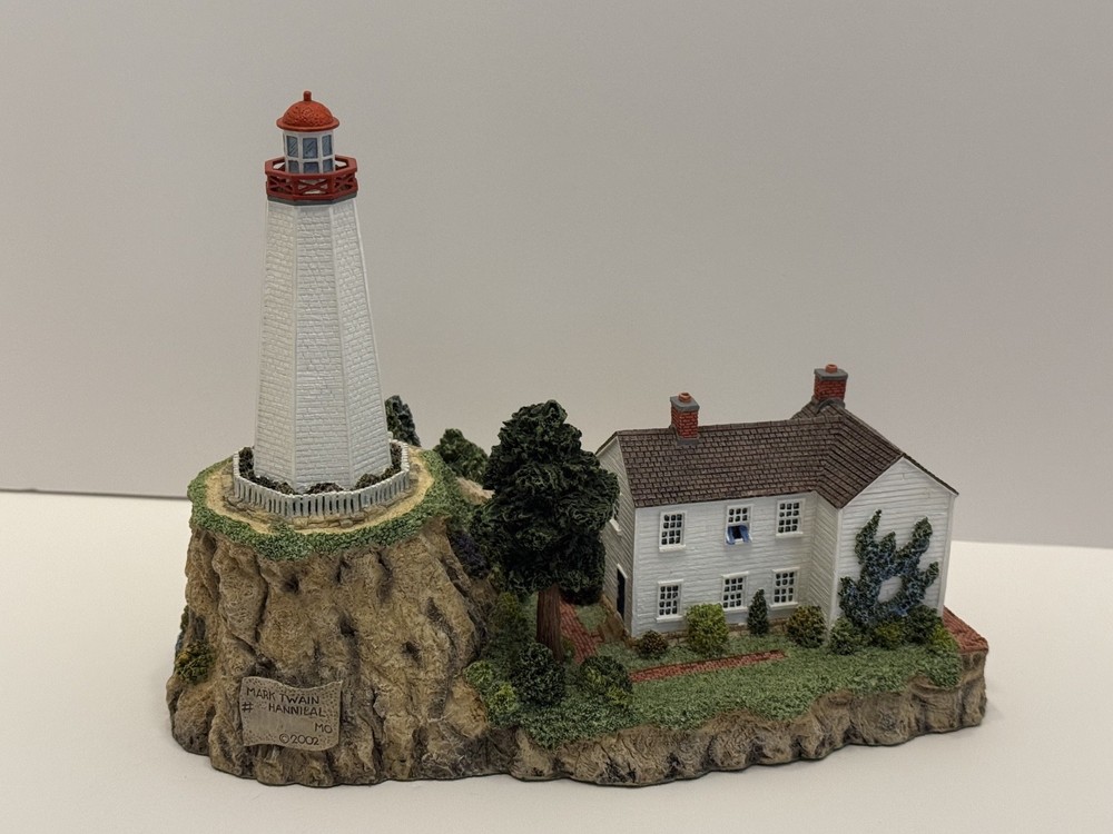 Harbour Lights “Mark Twain Memorial” (#654) Signed by Bill Younger 2002 event