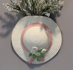 Vtg Burwood Hanging Straw Hat Wall Pocket Daisies Made In USA Baby Nursery Decor