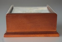 Vintage 2000 Hallmark Thomas Kinkade “Painter Of Light” 6 Coasters W/Wood Box