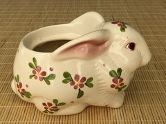 Avon BUNNY CERAMIC PLANTER Candle Holder Hand Painted Brazil Easter VTG