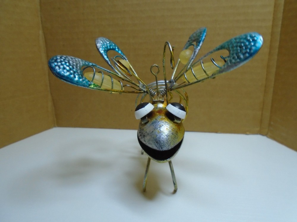 GOLD COLOR METARL ART BUMBLE BEE HANGING GARDEN 5.25″ X 4.5″ FIGURE UNBRANDED