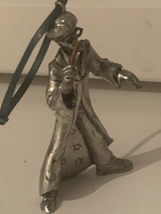 2001 Hallmark Harry Potter Chooses A Wand Pewter Keepsake Christmas Ornament