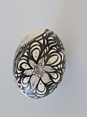 Vintage 1987 HAND PAINTED Egg Shell ZURICH Switzerland Swiss INTRICATE