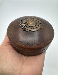 Antique Vtg Italy Leather Wrapped Trinket Jewelry Box Prominent Metal Crest