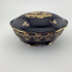 Limoges Castel Oval Trinket box with 22K Gold Design, made in France