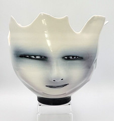 Modernist Bing Gleitsman Dimensional Hand Painted Porcelain 3 Faced Bowl Signed