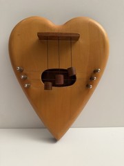 Vintage 1998 Artisan Signed Heart Shaped Wooden Door Harp L@@k!