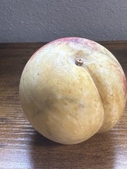 VINTAGE ALABASTER STONE FRUIT PEACH Nice Colors Veins Heavy Early